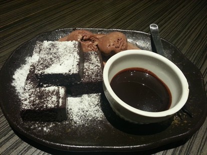 Hot Choco Brownie (★★★★☆)