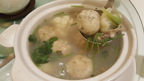 Boiled PUTIEN Clam Soup with Tofu Meatballs 豆丸蛏溜