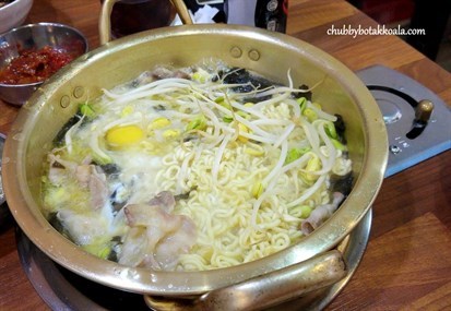 Korean Beef Brisket Cut in Steamboat in seaweed soup