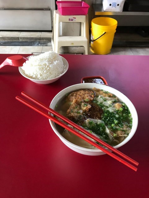 Spinach Yong Tau Foo Soup + Rice