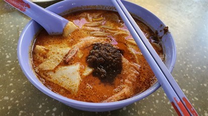 The laksa gravy was thick and super flavourful. They also sell delicious prawn noodle. But i prefer the laksa. The young boss there also very friendly. i'm addicted to it because it is super yummy.